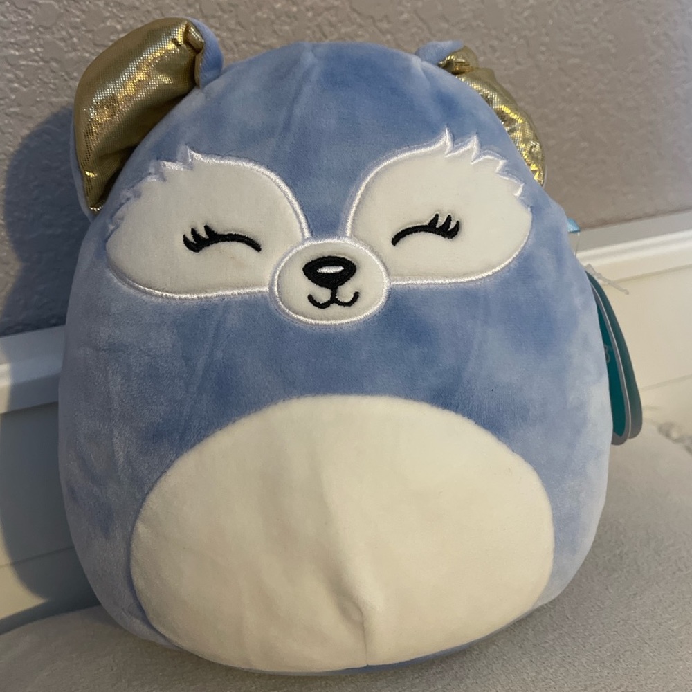 Melani the fox squishmallow